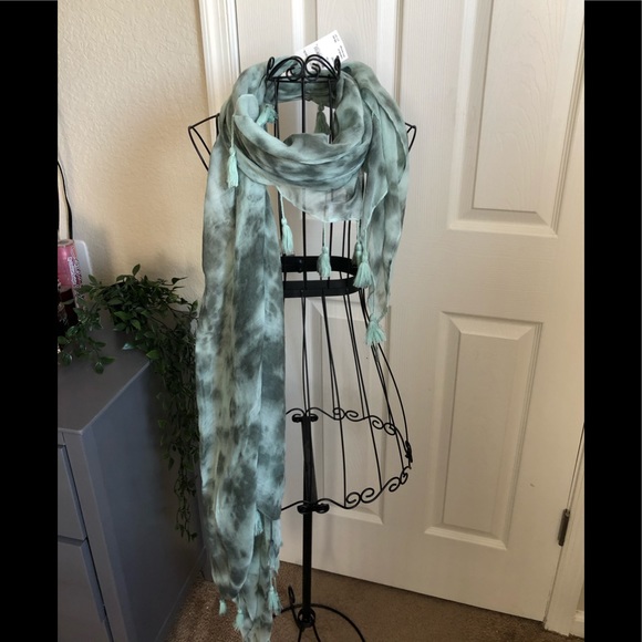 NWT Sheer Scarf/Wrap - Picture 1 of 3